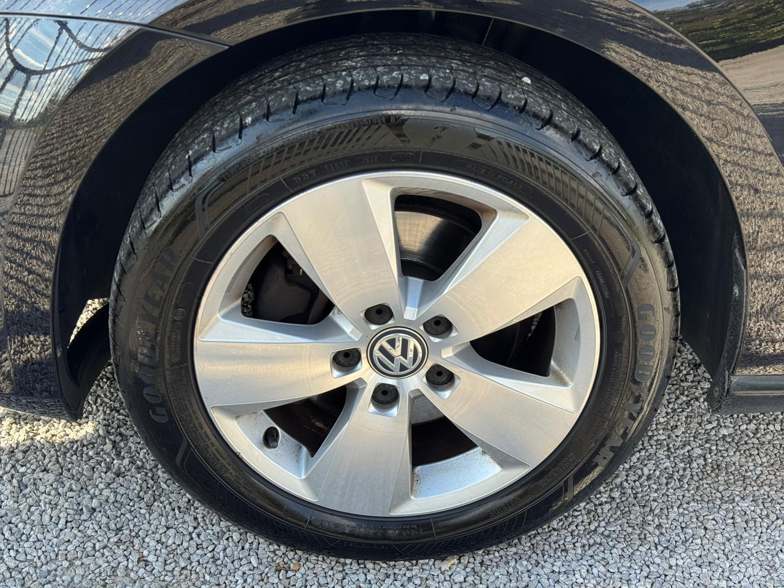 2014 Volkswagen Golf image 28