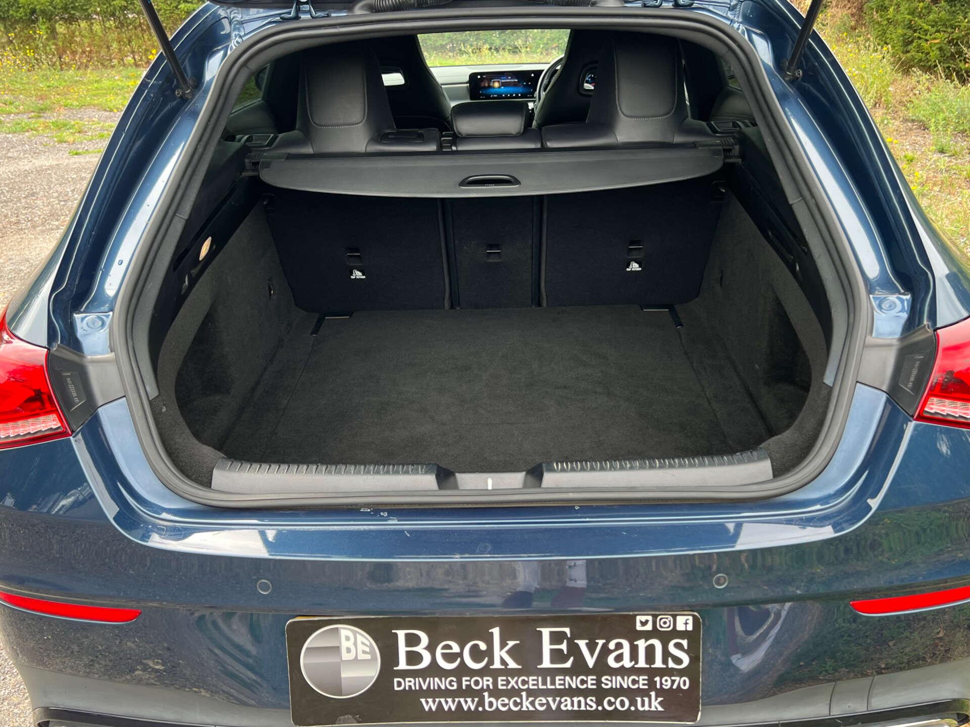 Mercedes-Benz Cla view 26