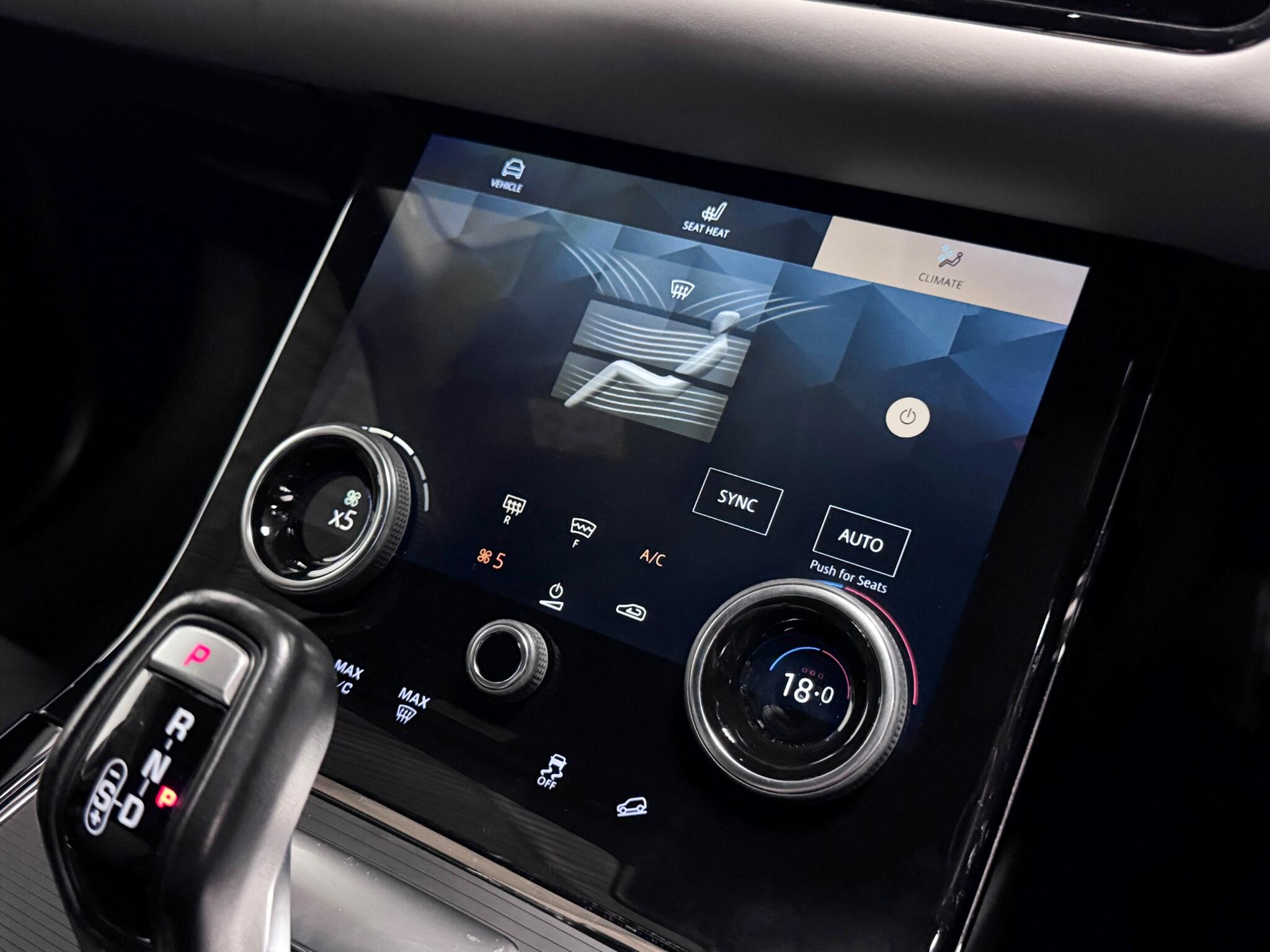 Land Rover Range Rover Evoque view 43