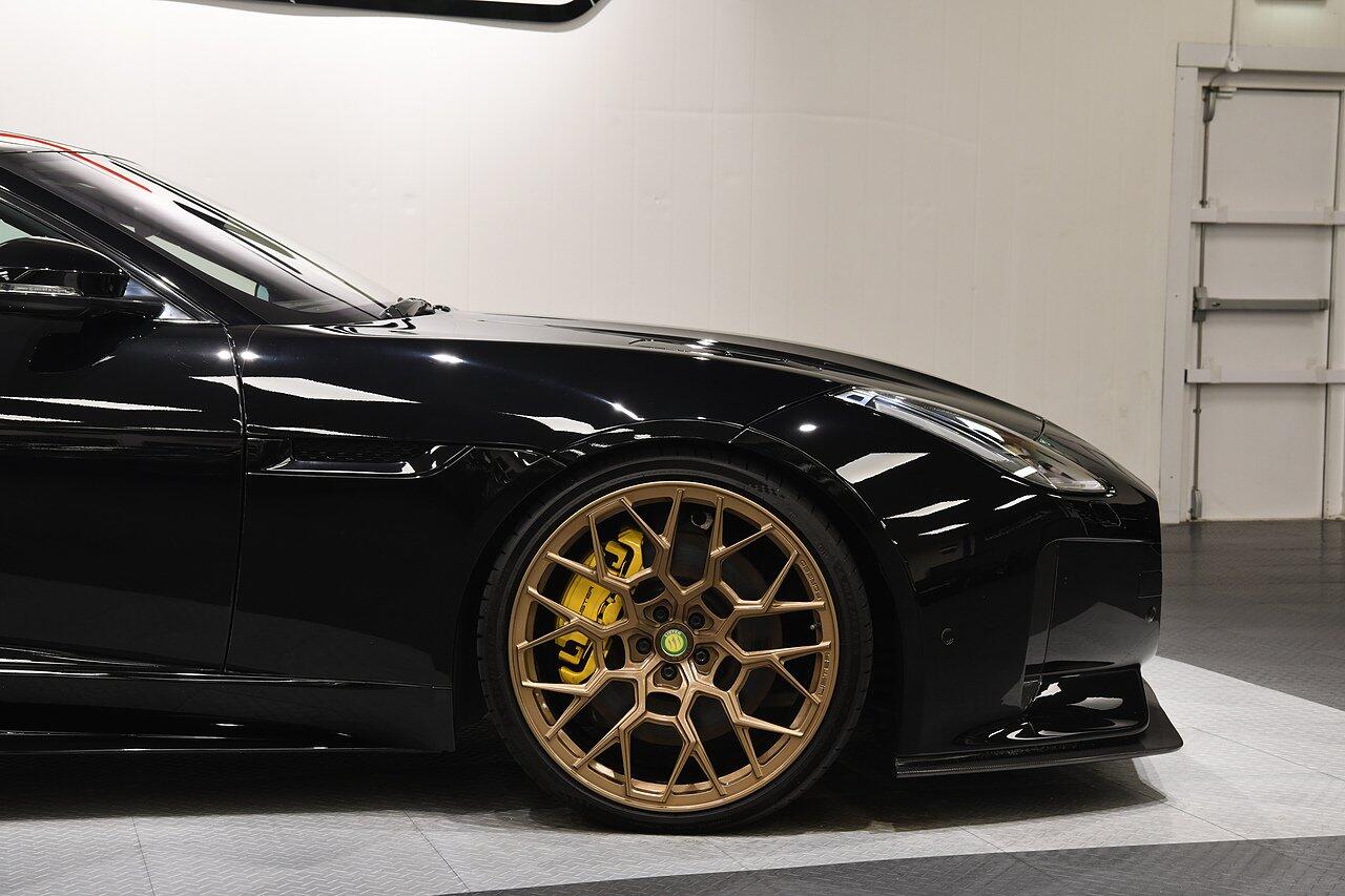 Jaguar F-Type view 37