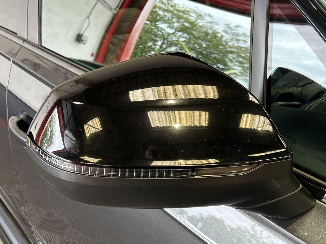 Audi Q7 view 24