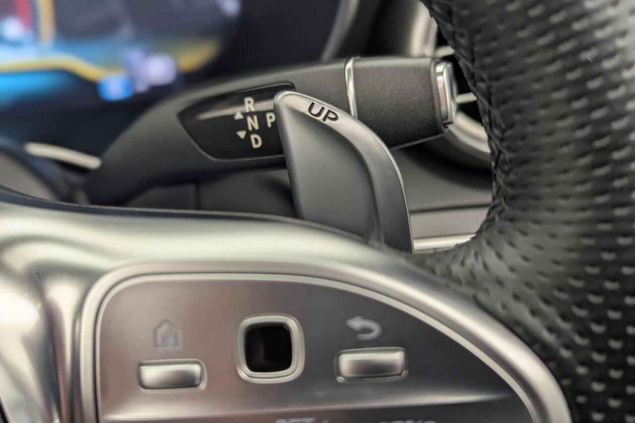 Mercedes-Benz C-Class view 23