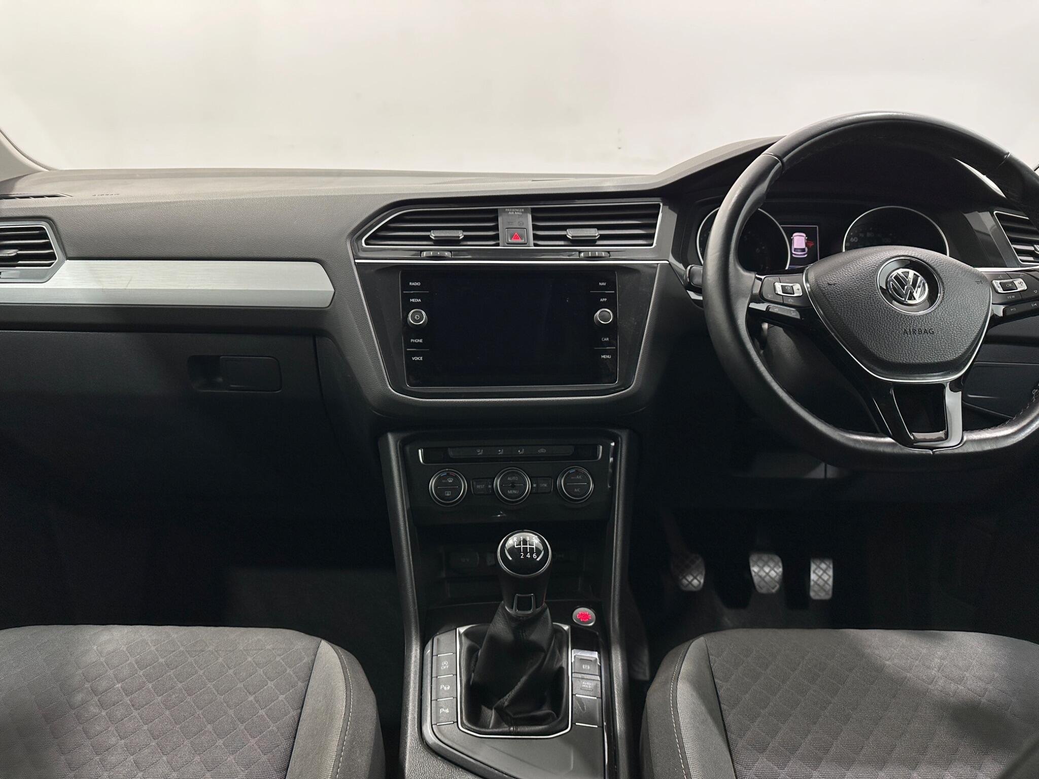Volkswagen Tiguan view 20
