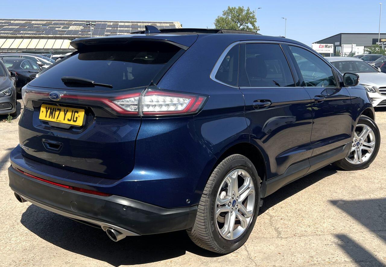 Ford Edge view 4