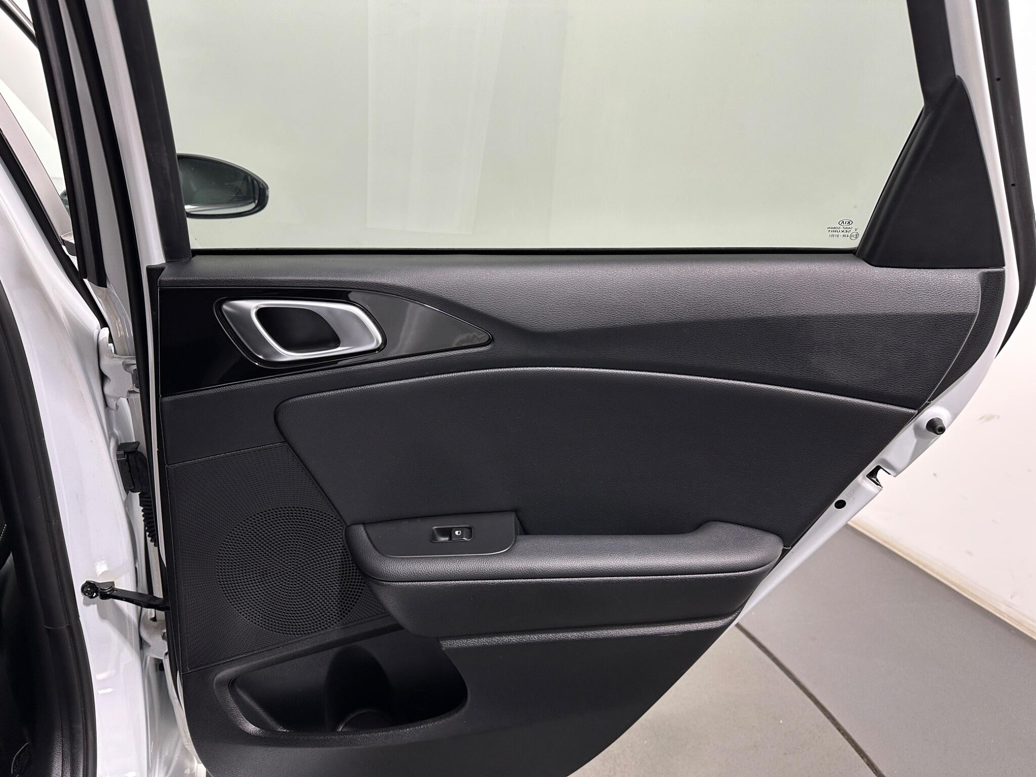 Kia Ceed view 43