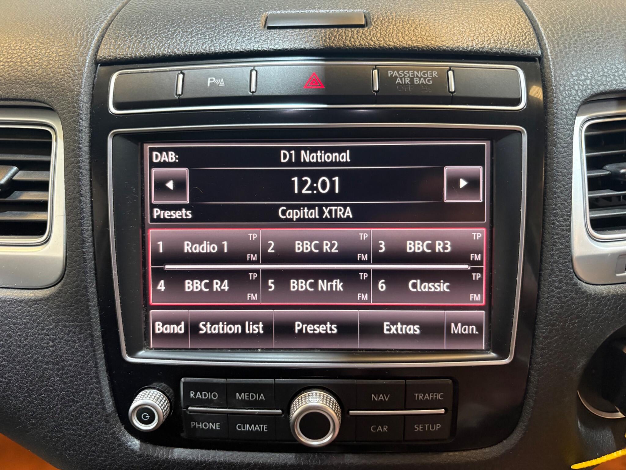 Volkswagen Touareg view 23