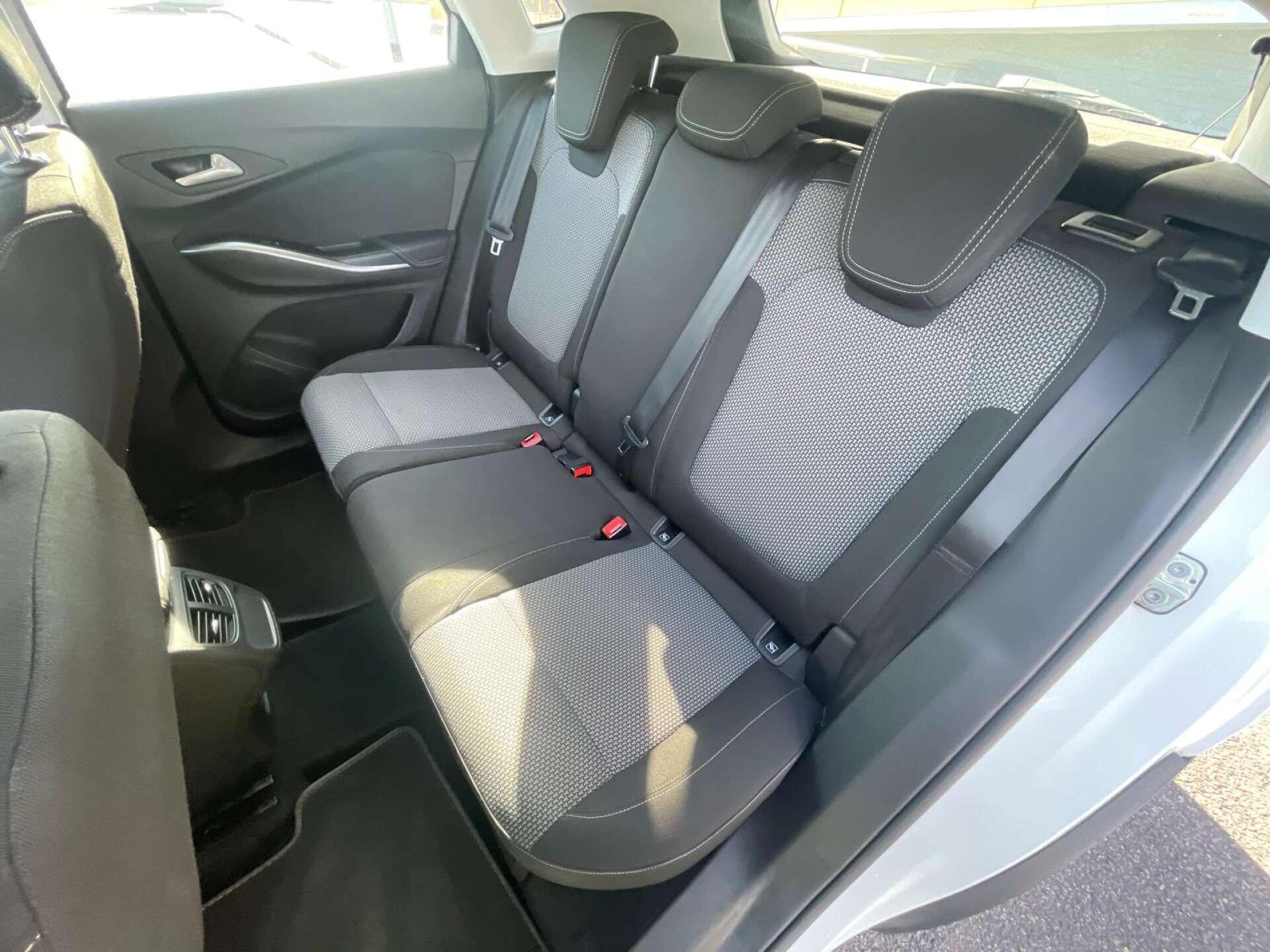 Vauxhall Grandland X view 37