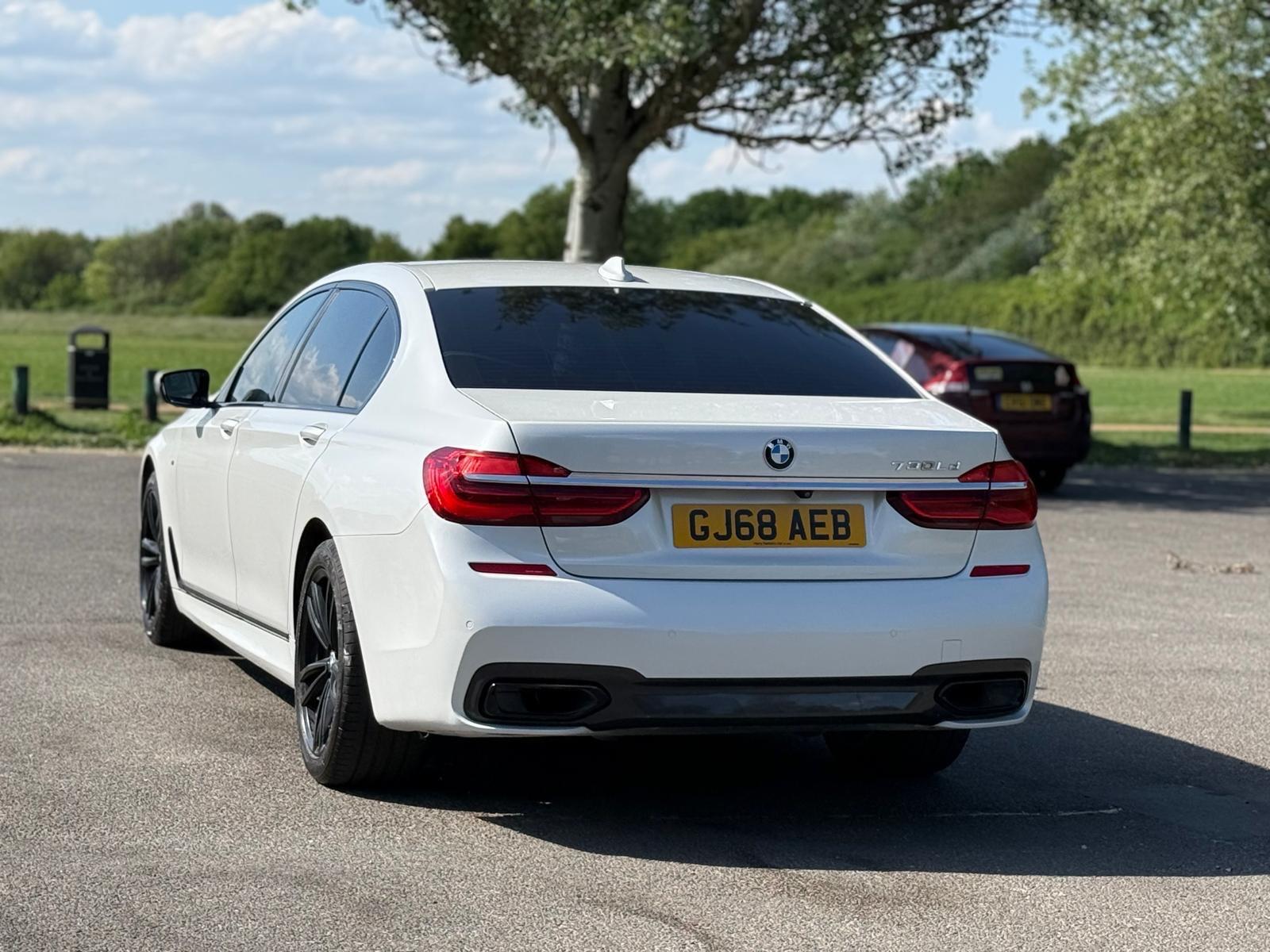 BMW 7 Series view 4