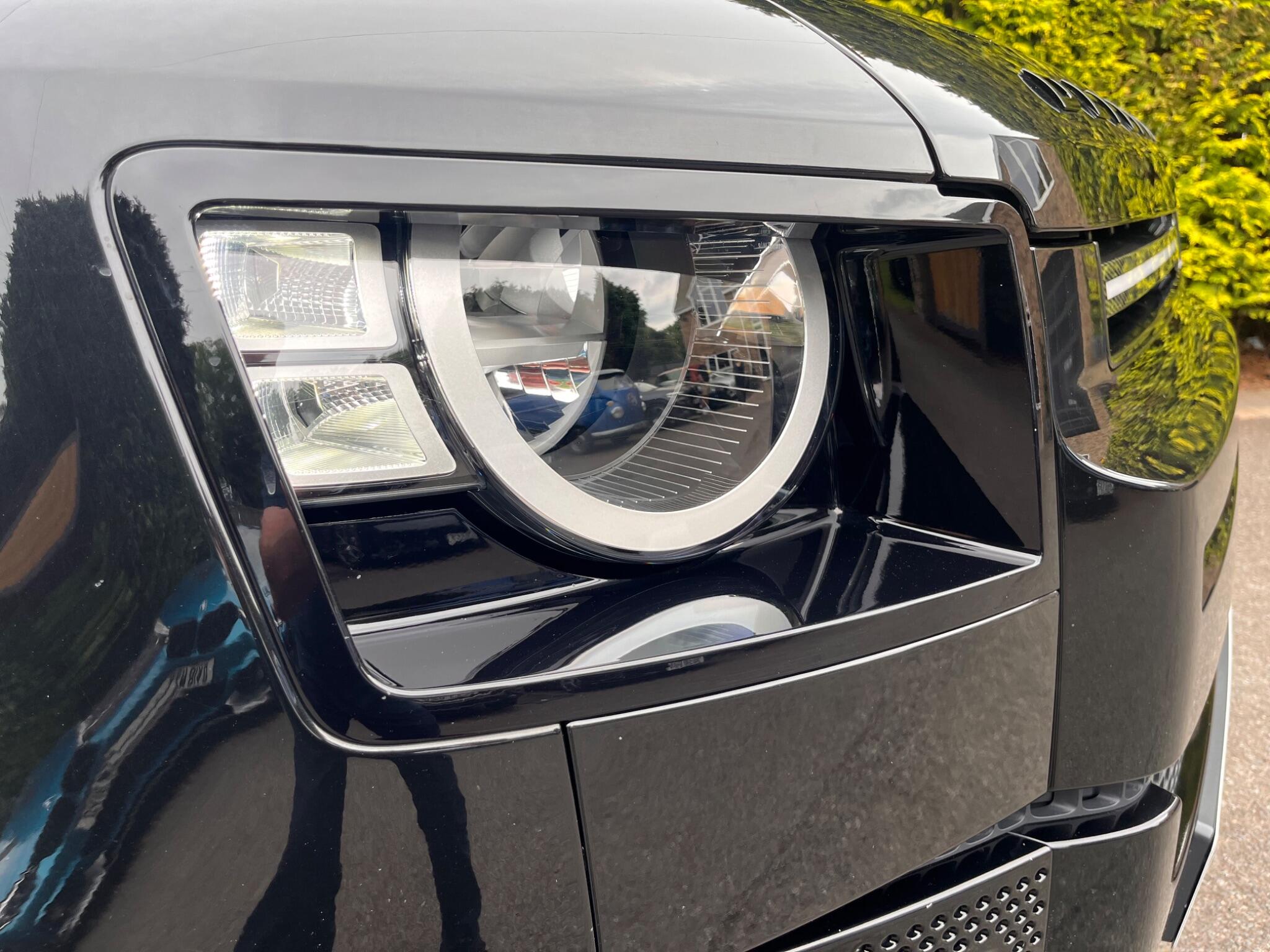 Land Rover Defender view 25