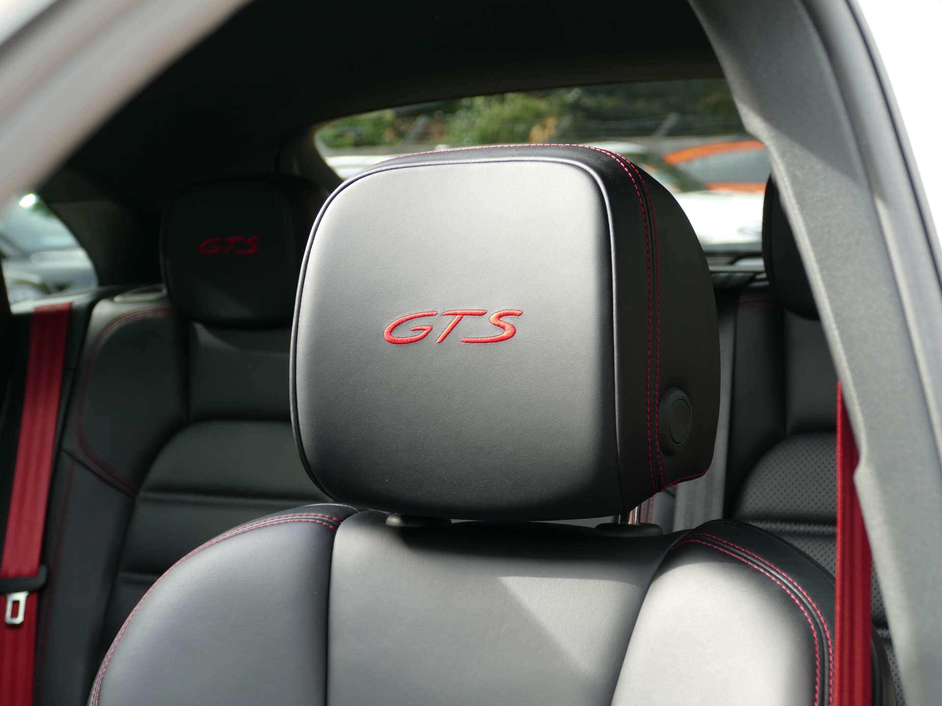 Porsche Macan view 30