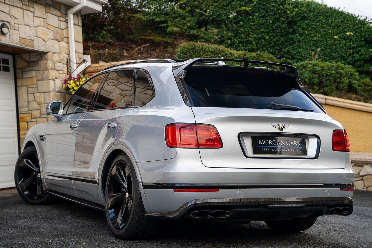 Bentley Bentayga view 7