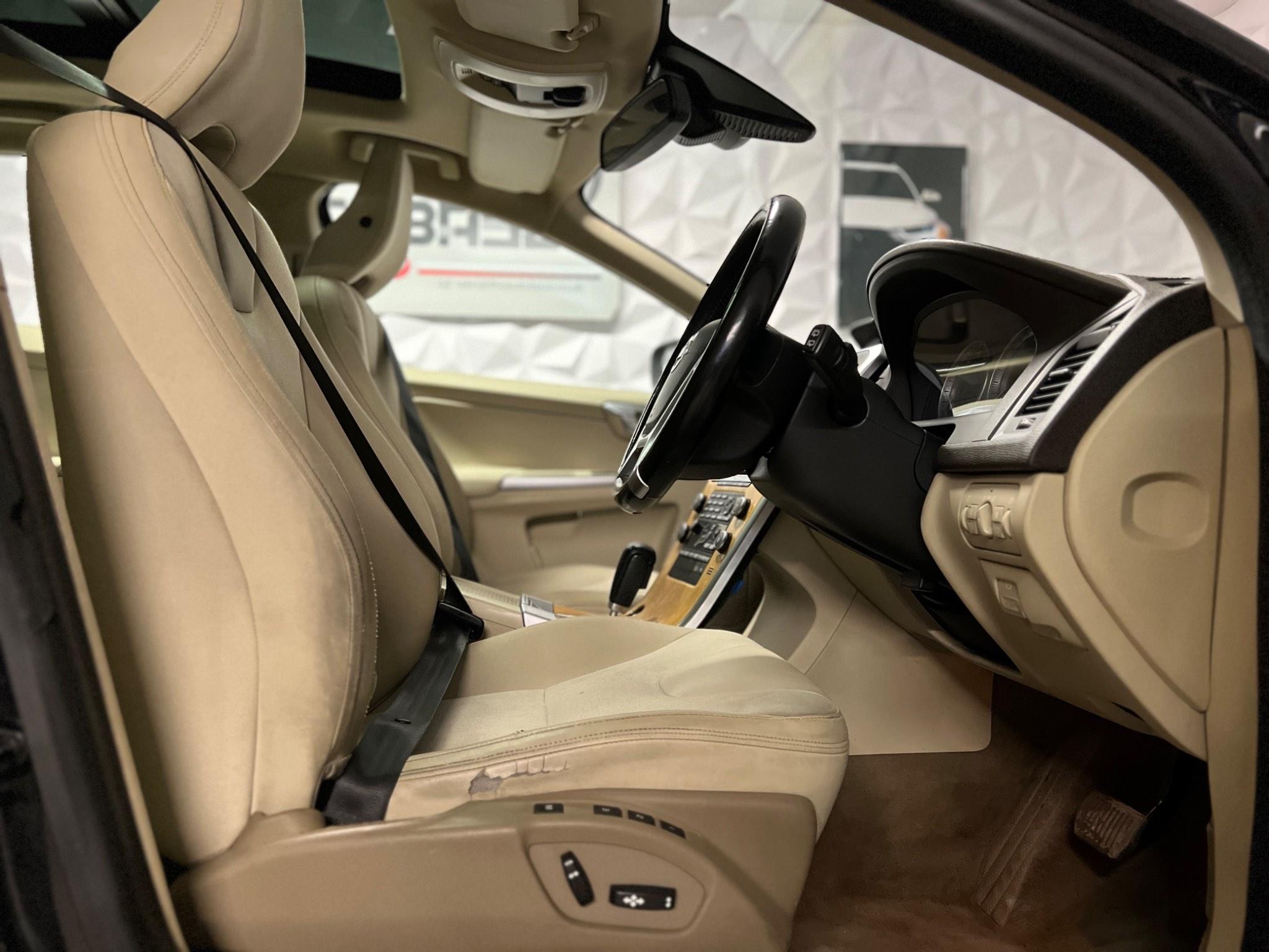 Volvo XC60 view 14