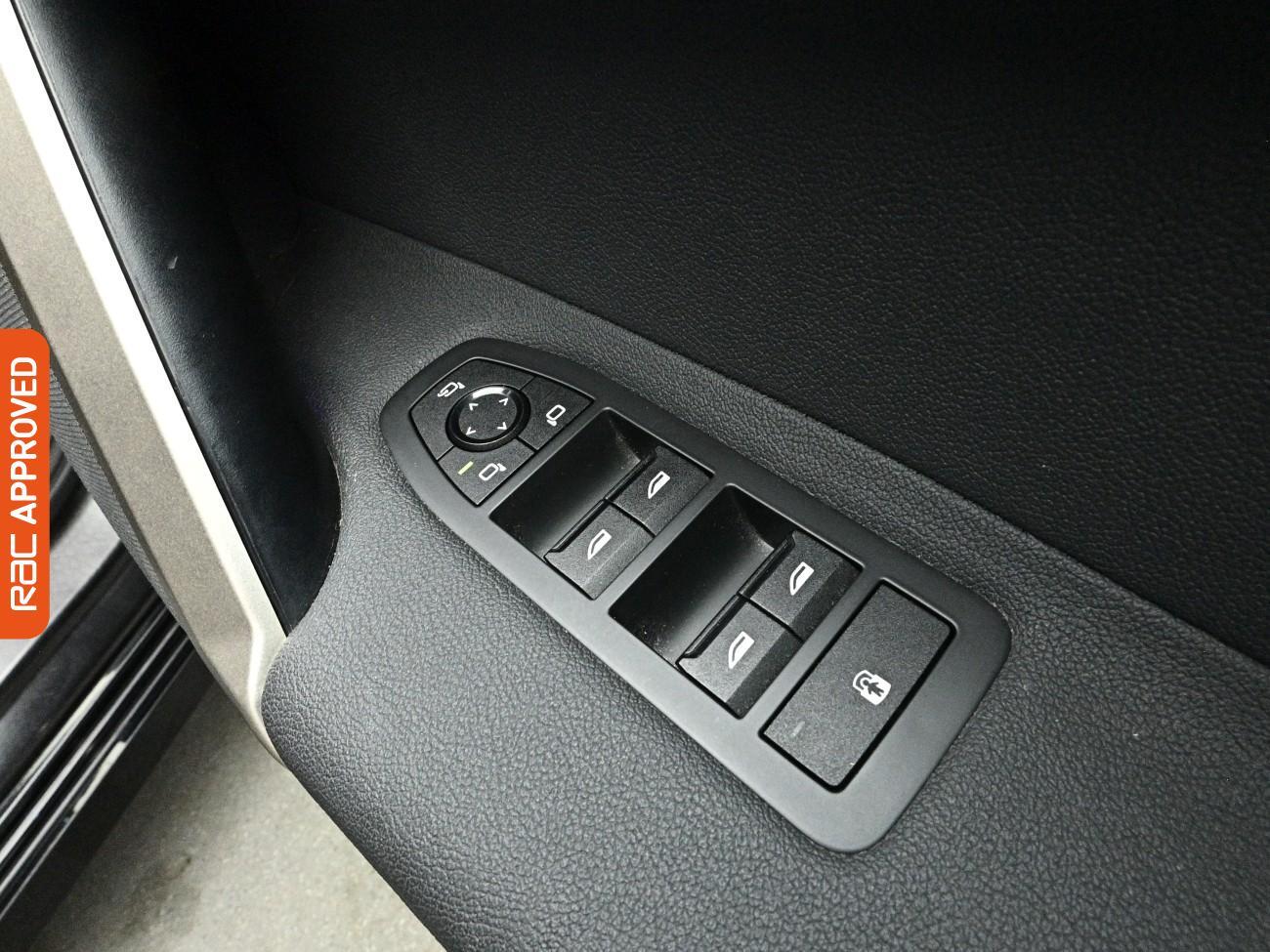 BMW iX view 28