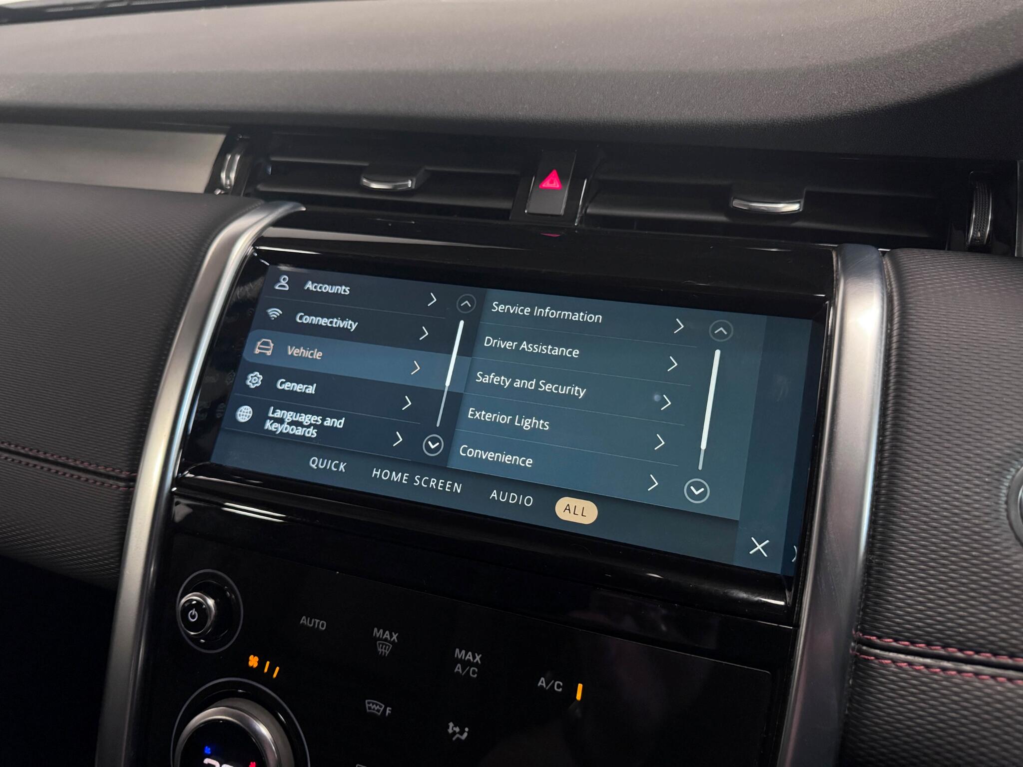 Land Rover Discovery Sport view 52