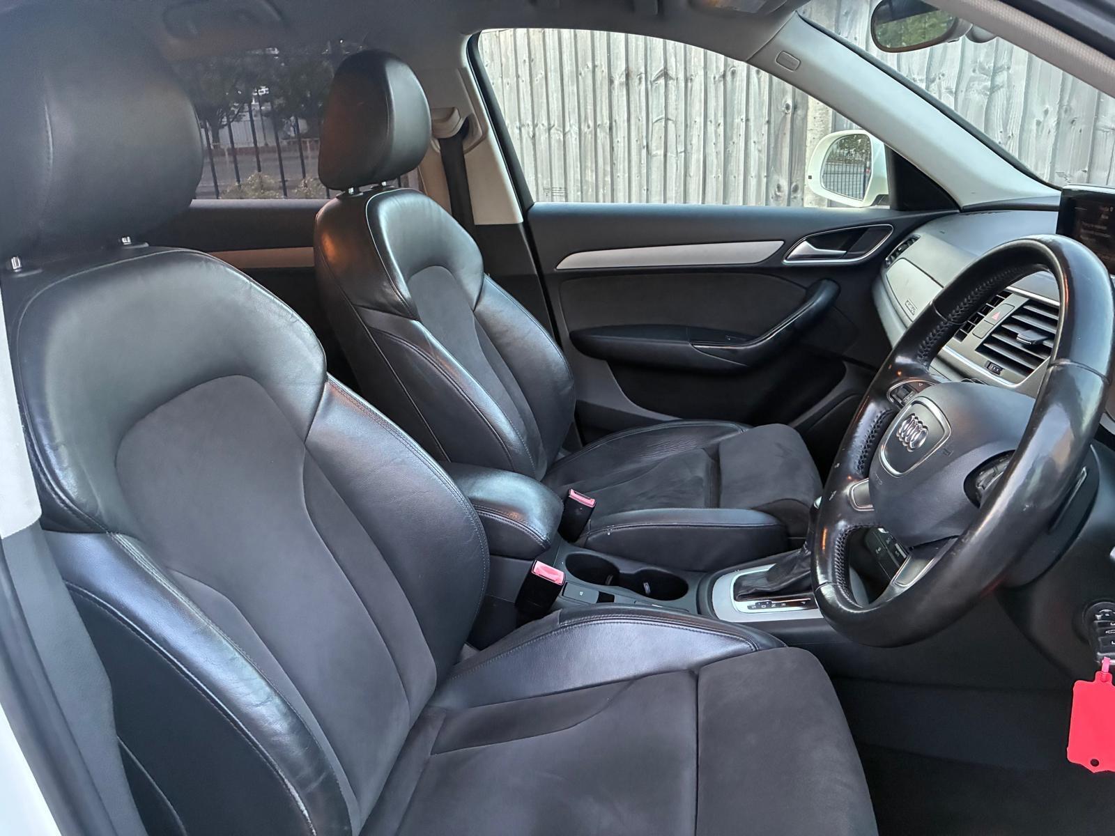 Audi Q3 view 12