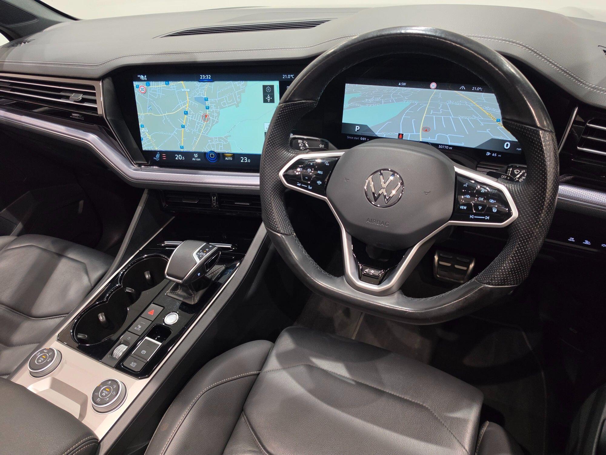 Volkswagen Touareg view 90