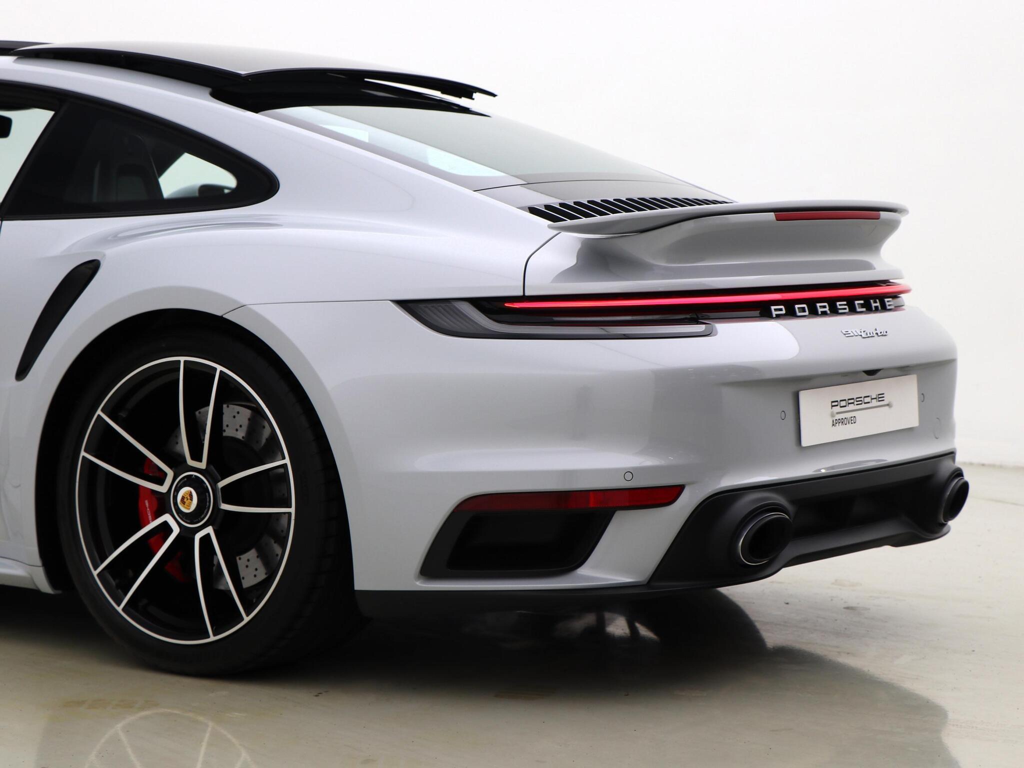 Porsche 911 view 24