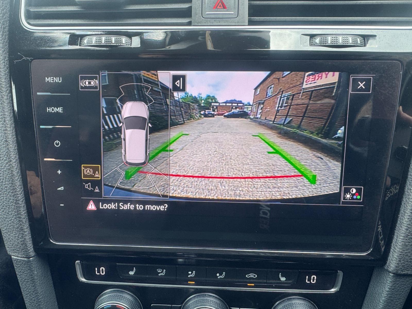 Volkswagen Golf view 6