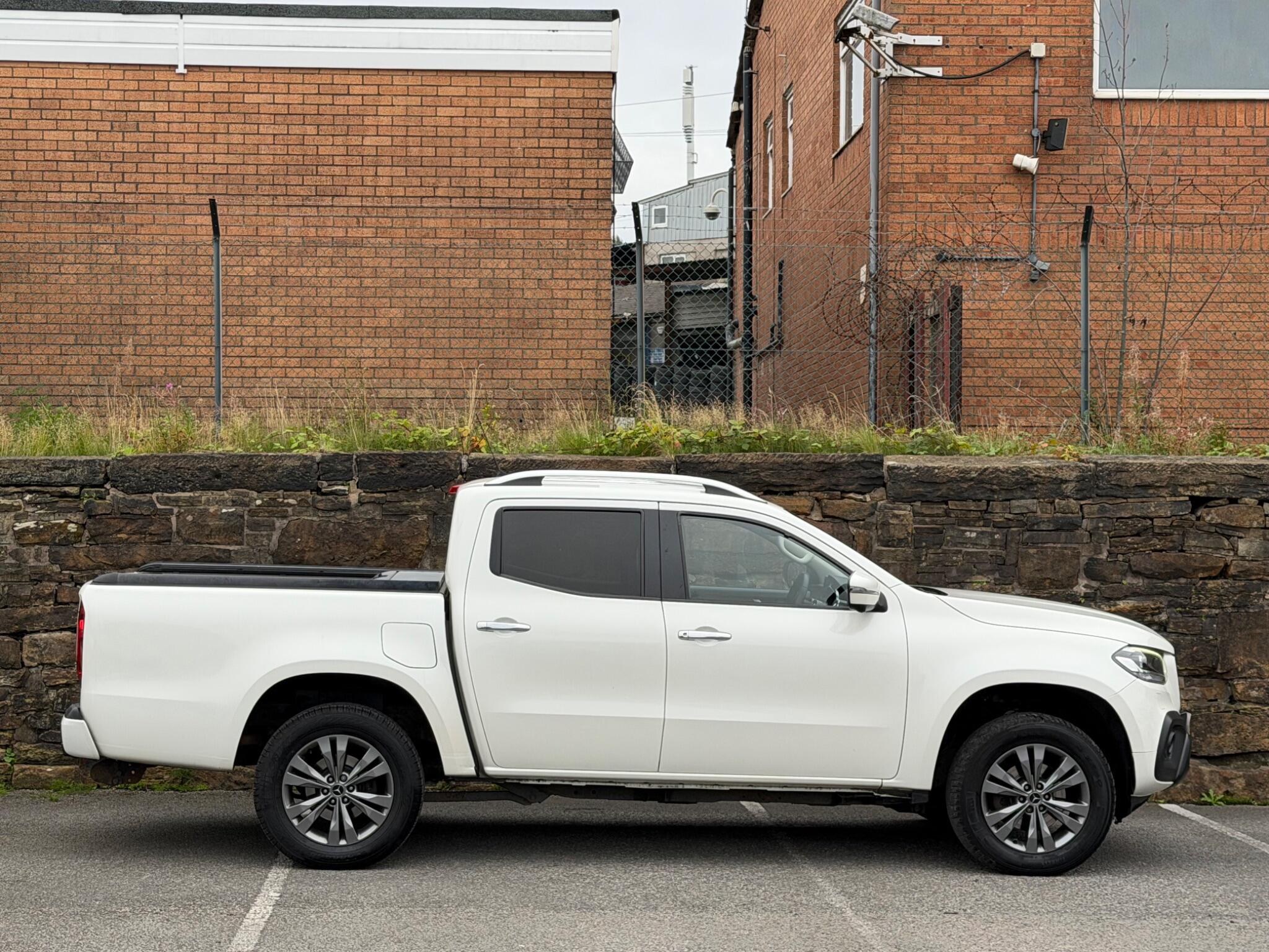 Mercedes-Benz X-Class view 8