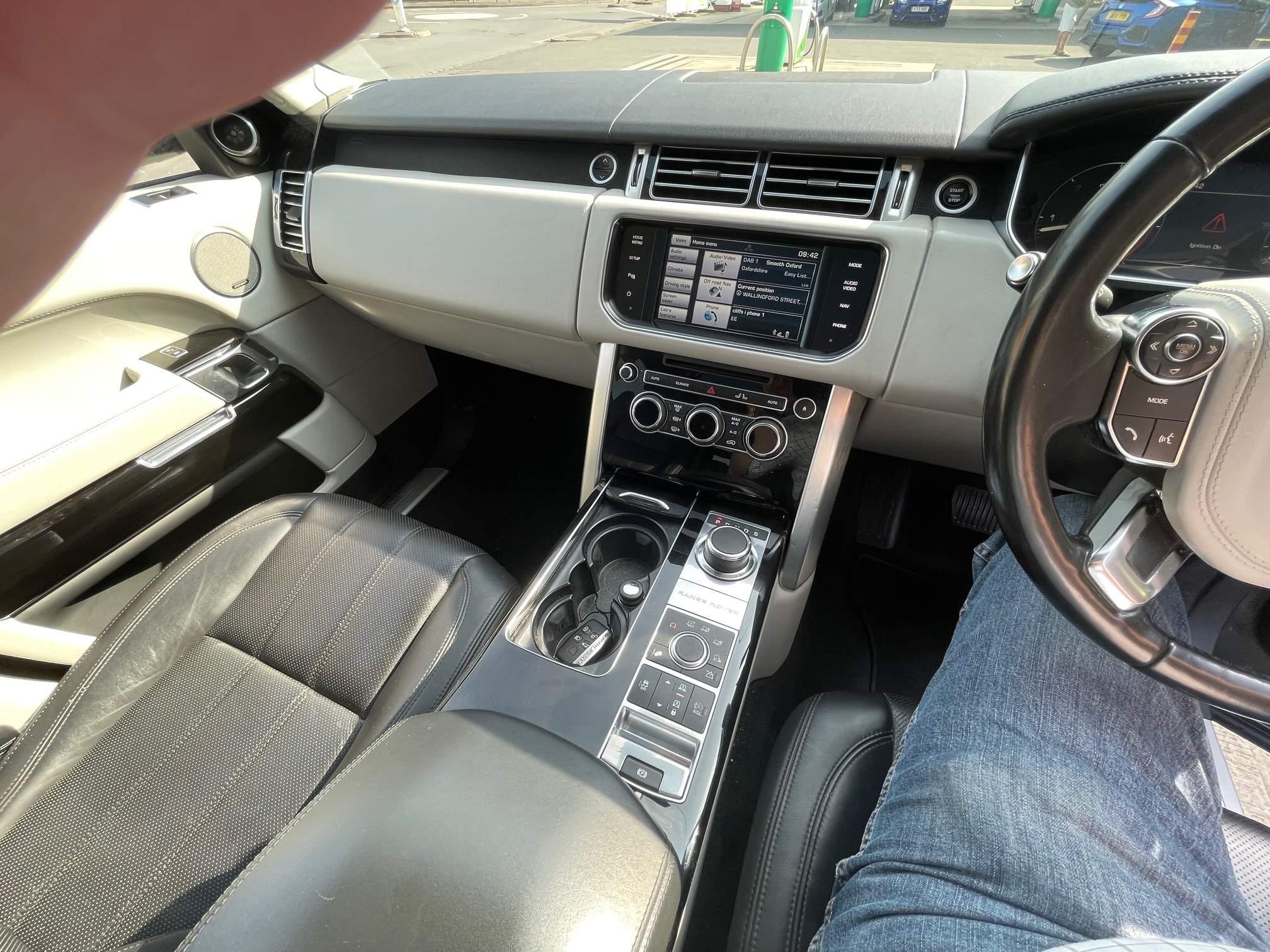 2014 Land Rover Range Rover 4.4 SD V8 Vogue Auto 4WD Euro 5 5dr • 90,000 miles image 9