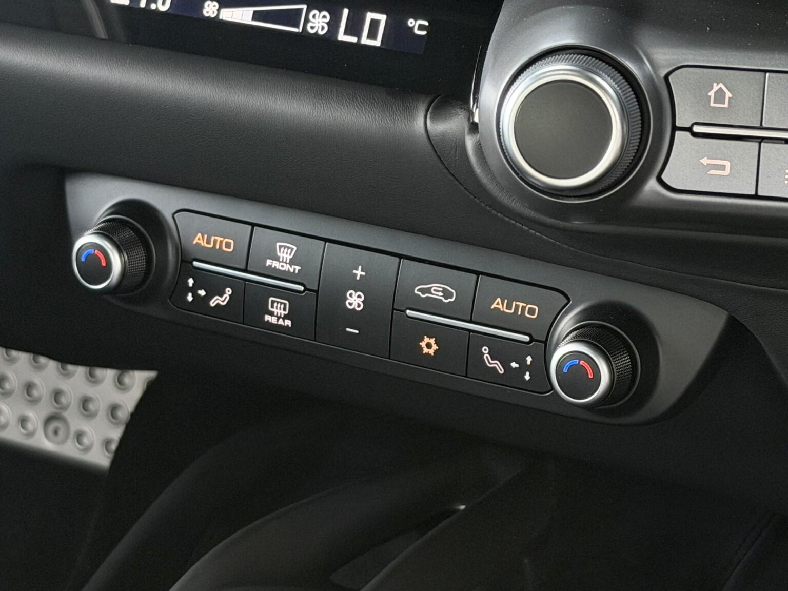 Ferrari 812 view 60