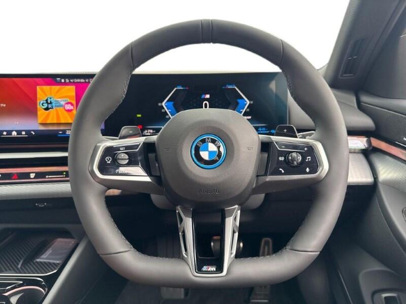 BMW 5 Series view 5
