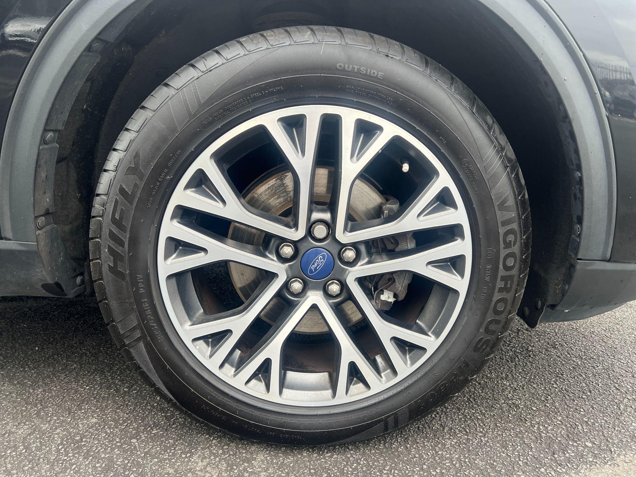 Ford Kuga view 25