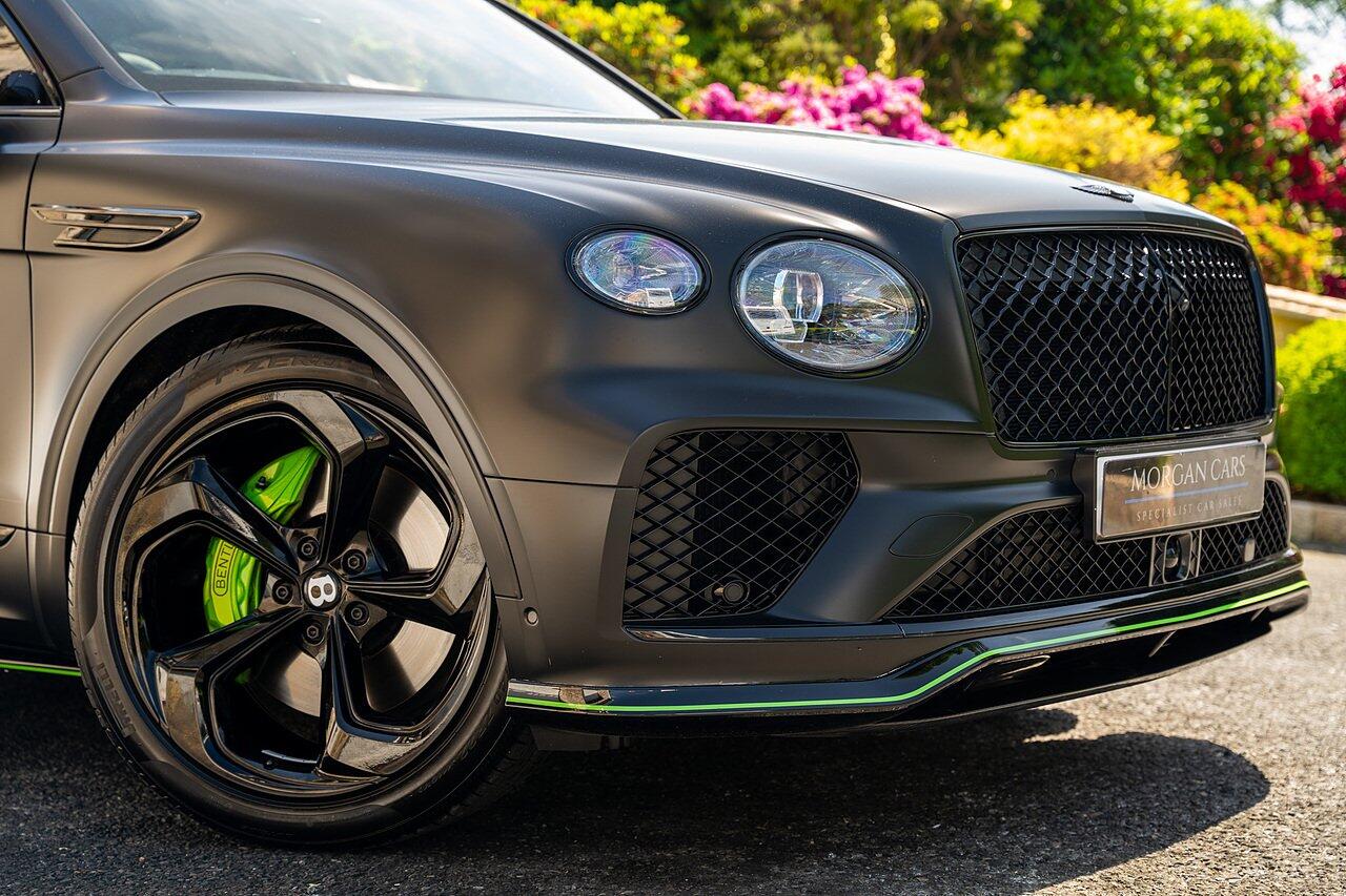 Bentley Bentayga view 25