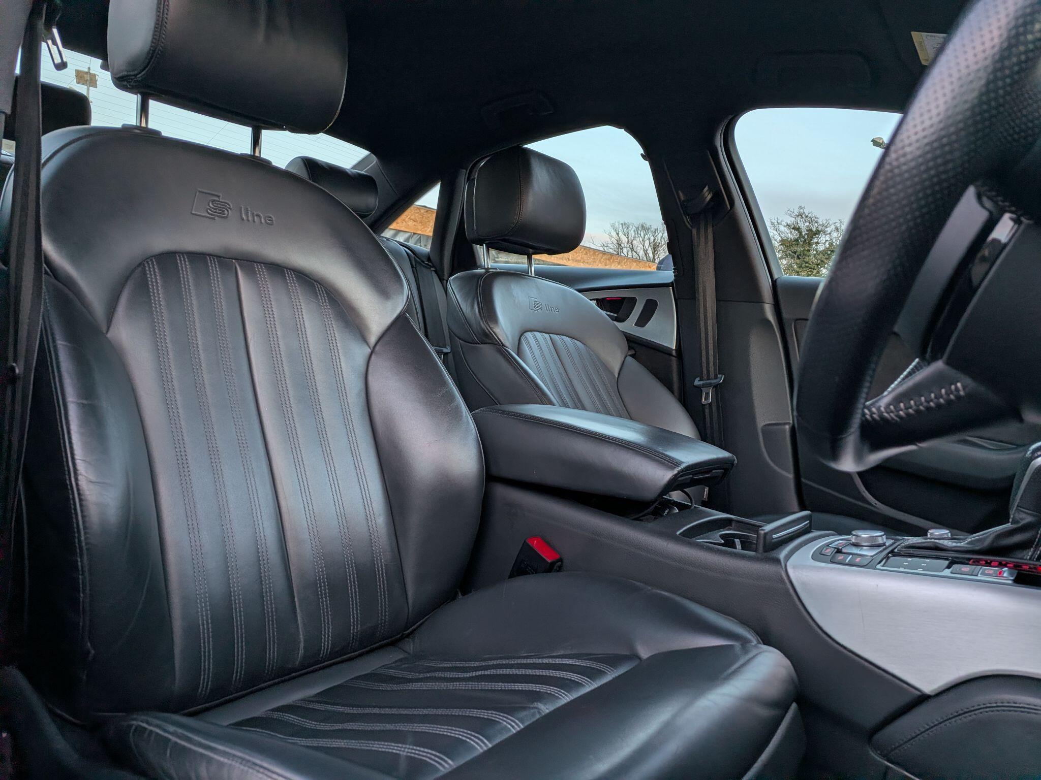 Audi A6 Saloon view 17