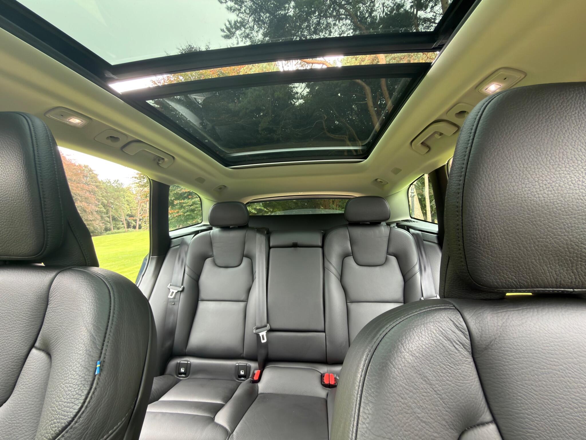 Volvo XC60 view 15