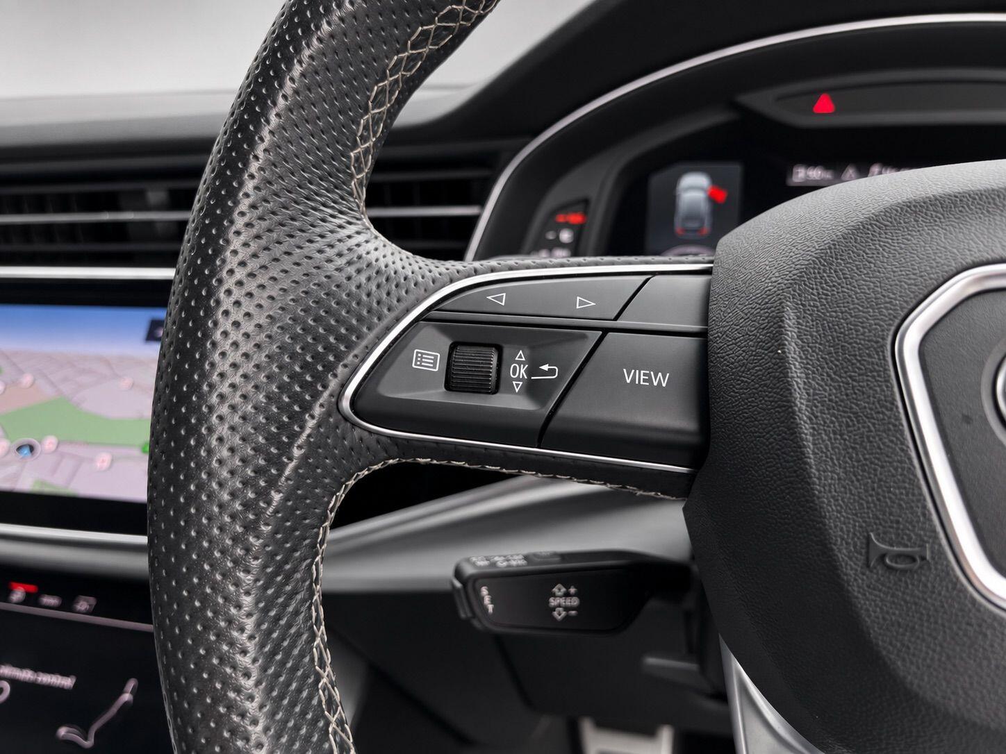 Audi Q7 view 35