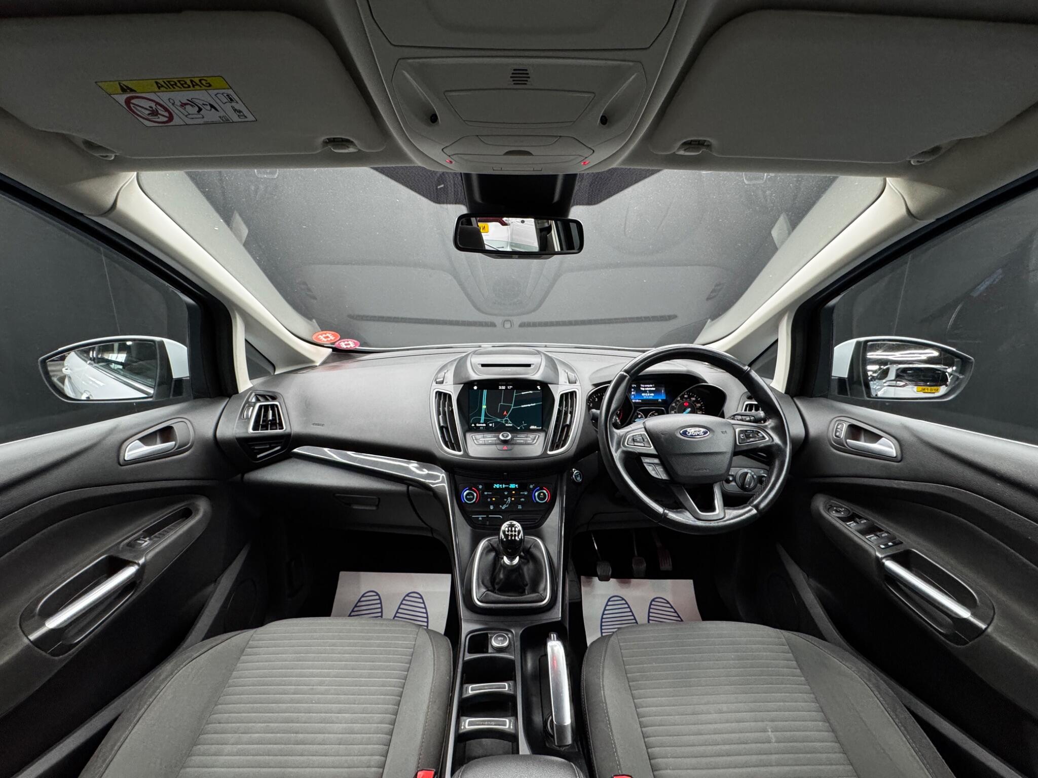 Ford C-Max view 17