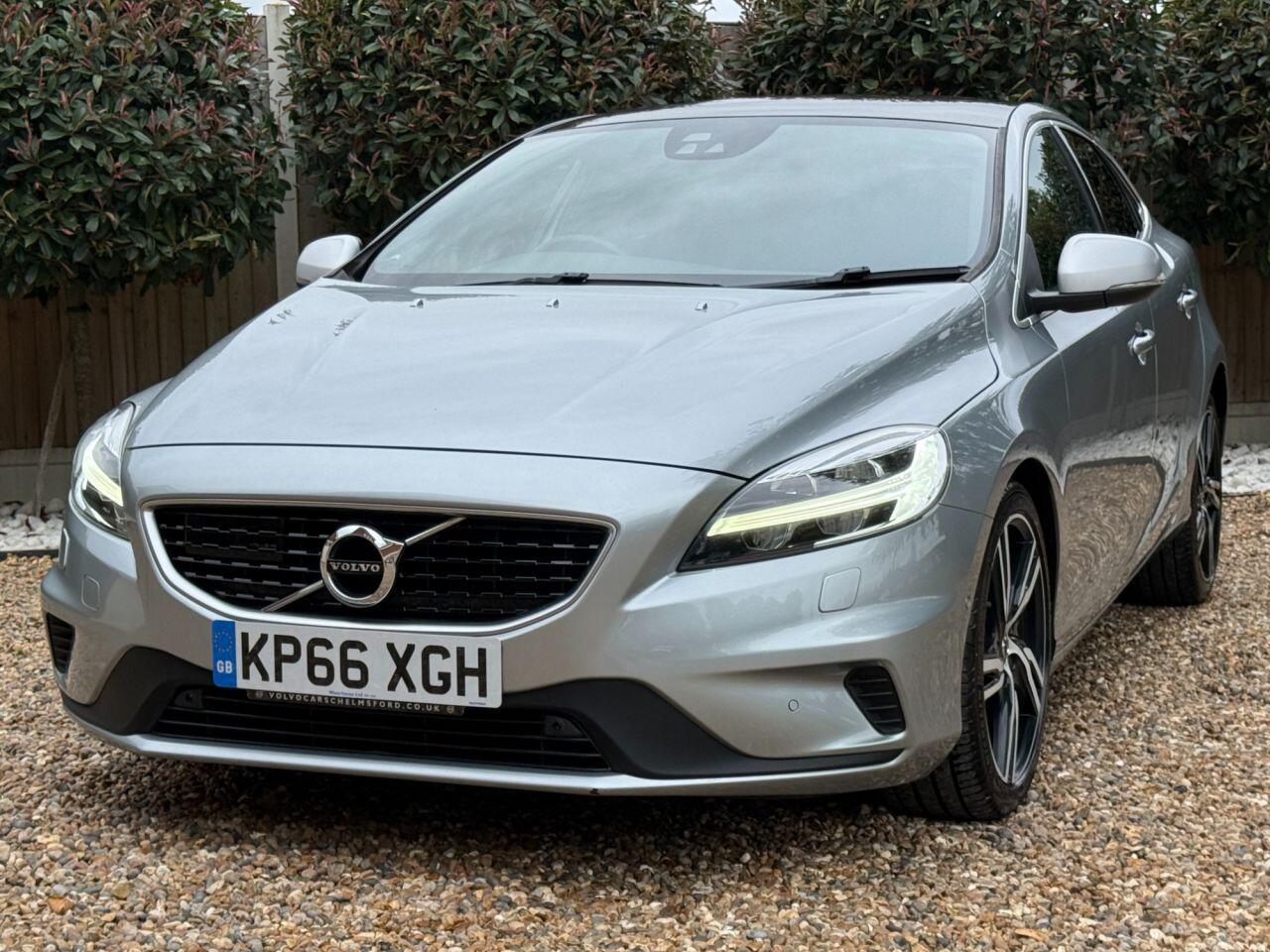 Volvo V40 view 17