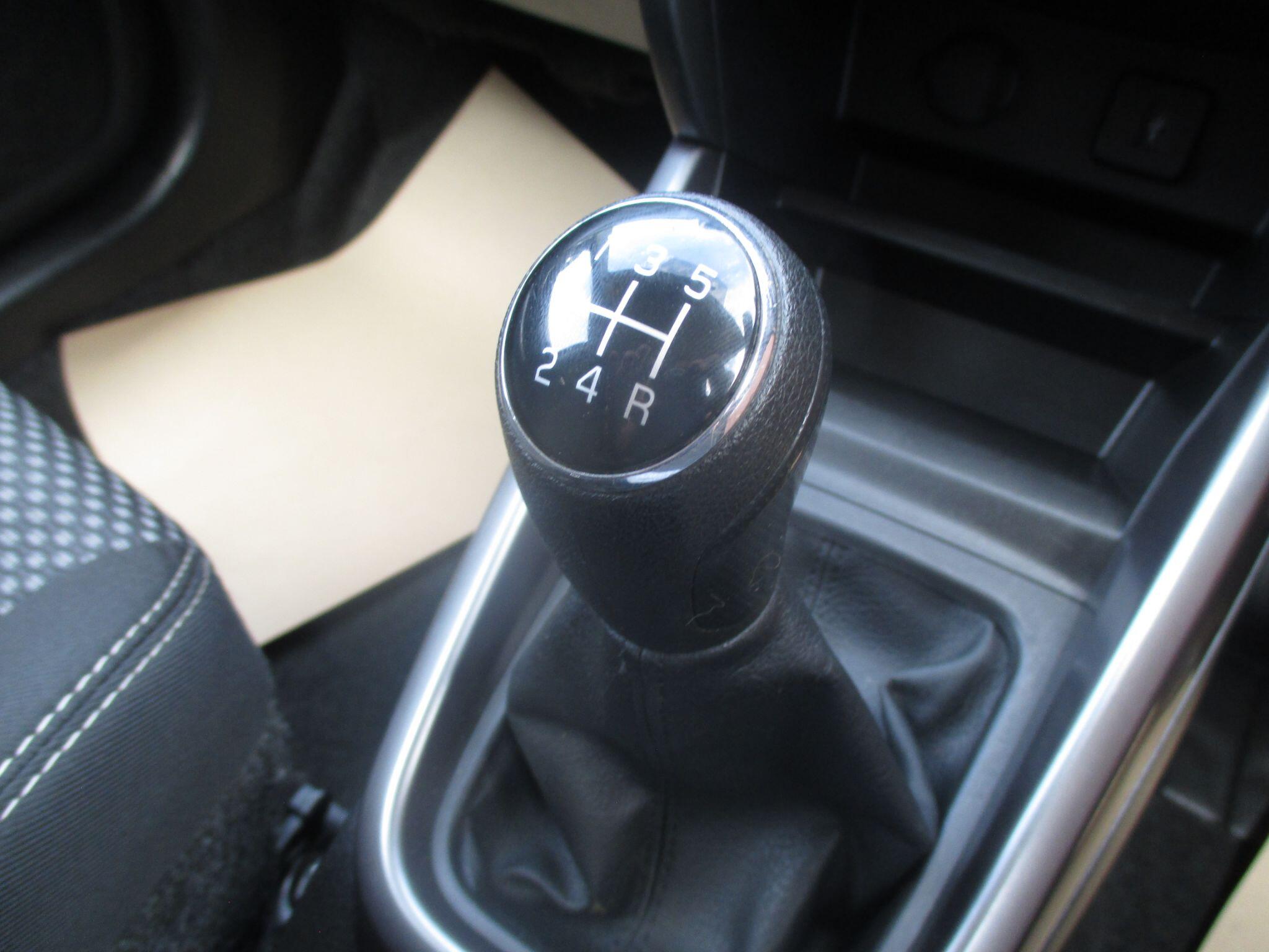 Suzuki Vitara view 41