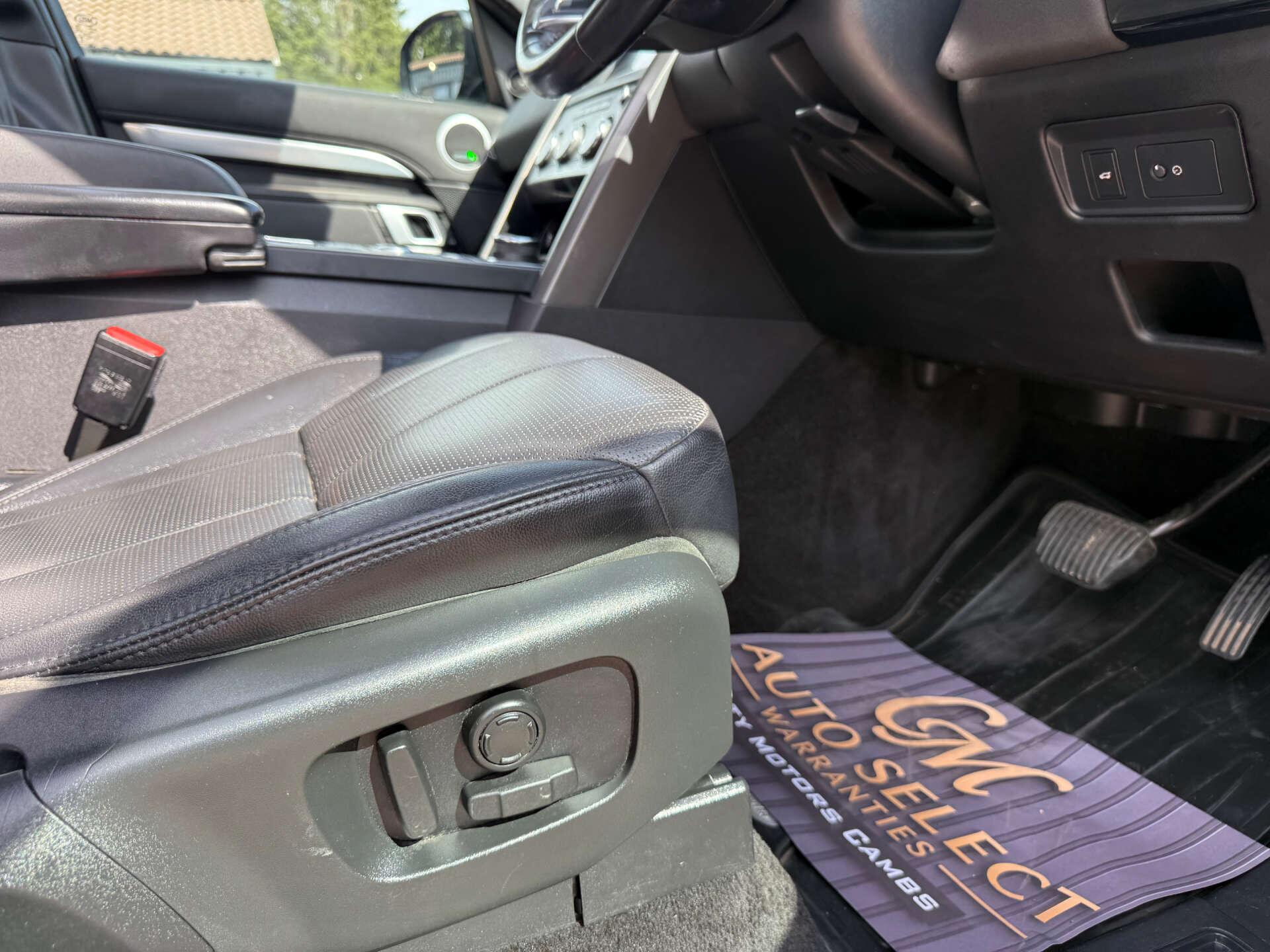 Land Rover Discovery view 41