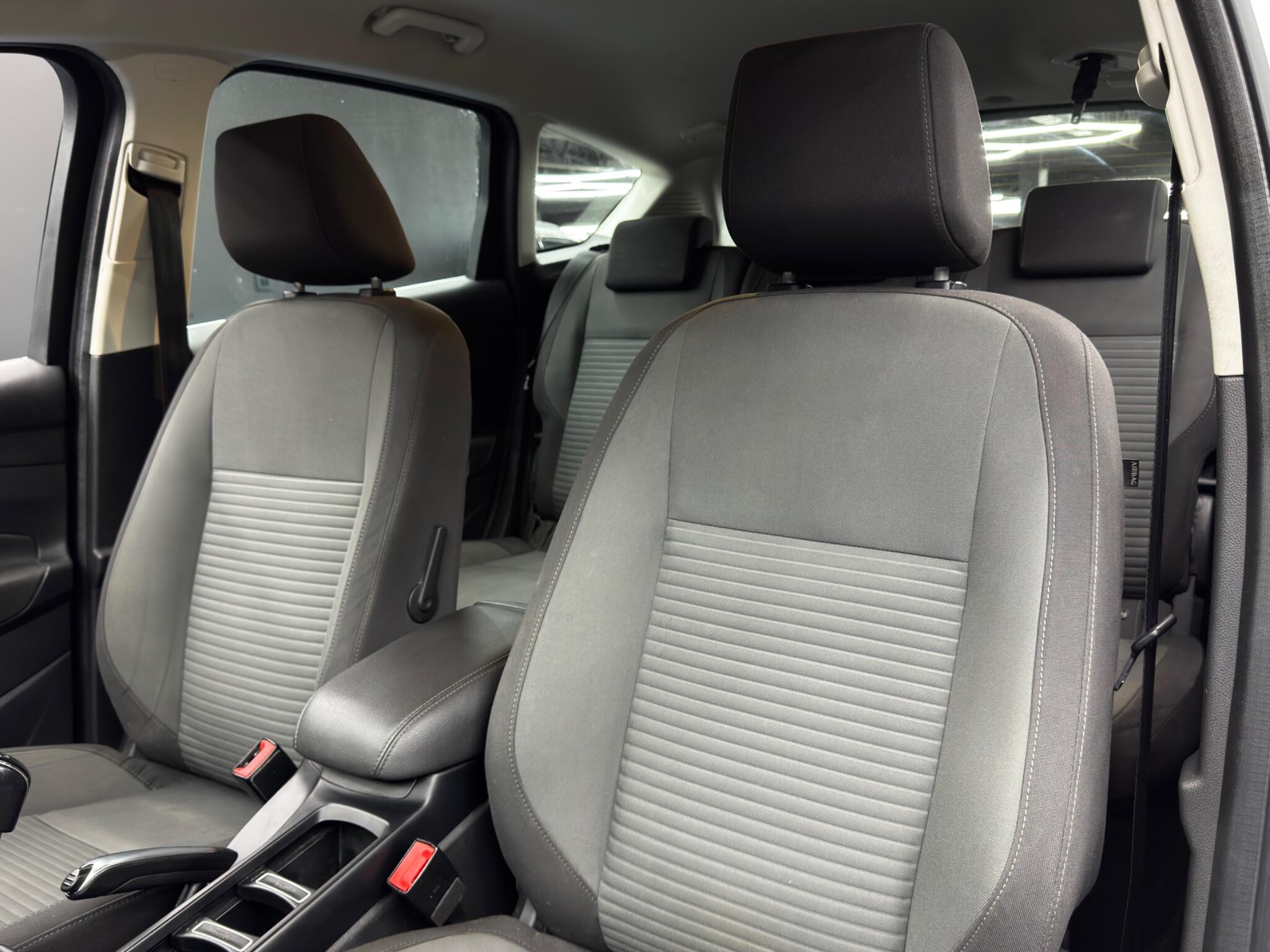 Ford C-Max view 14