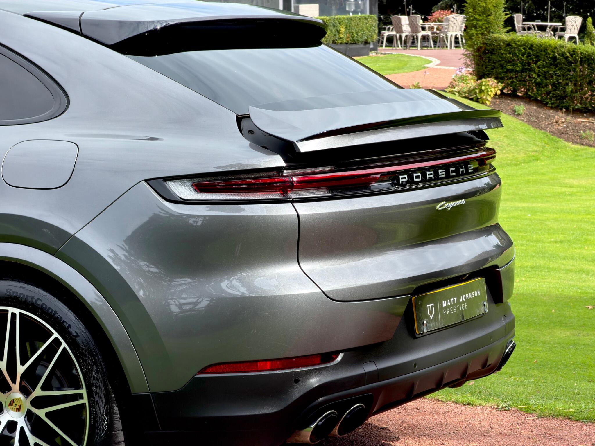 Porsche Cayenne view 25