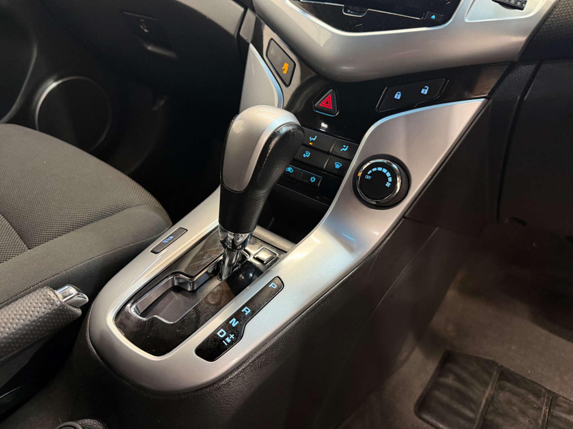 Chevrolet Cruze view 10