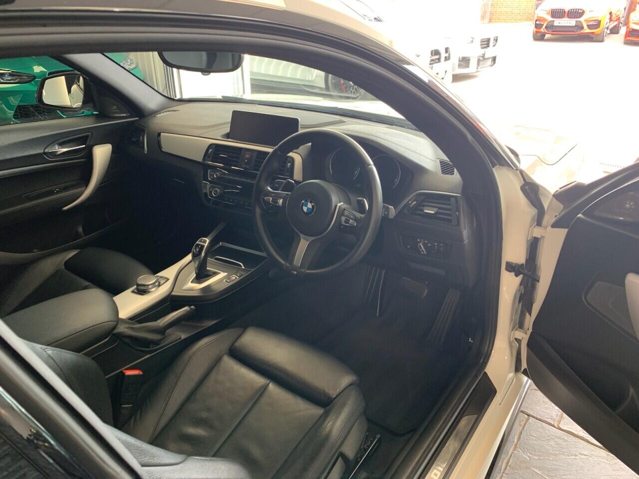 BMW 1 Series view 21
