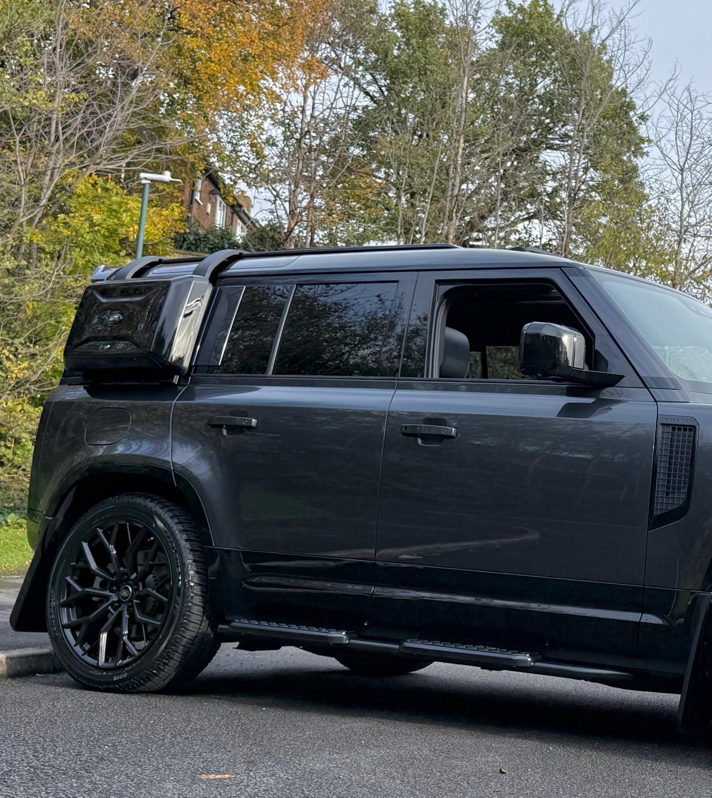 Land Rover Defender view 85
