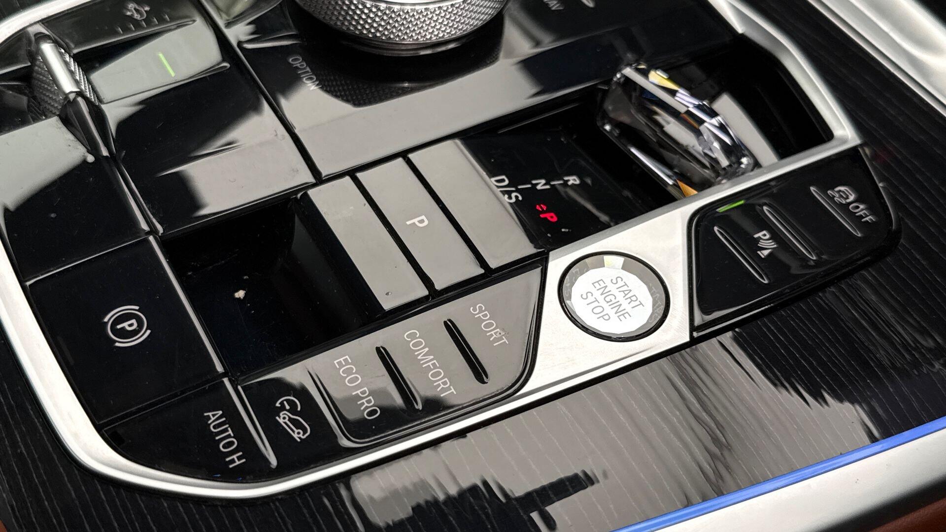 BMW X7 view 20