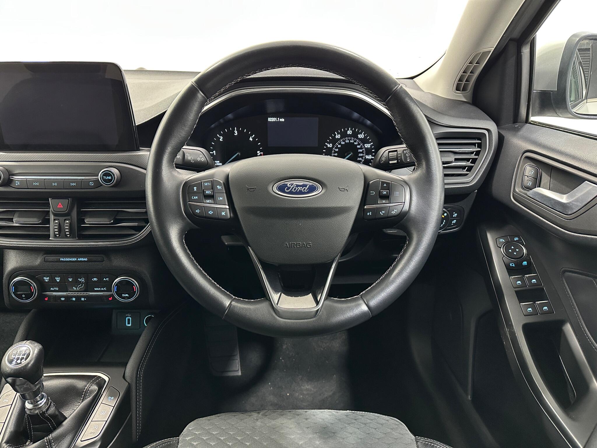 Ford Focus view 13