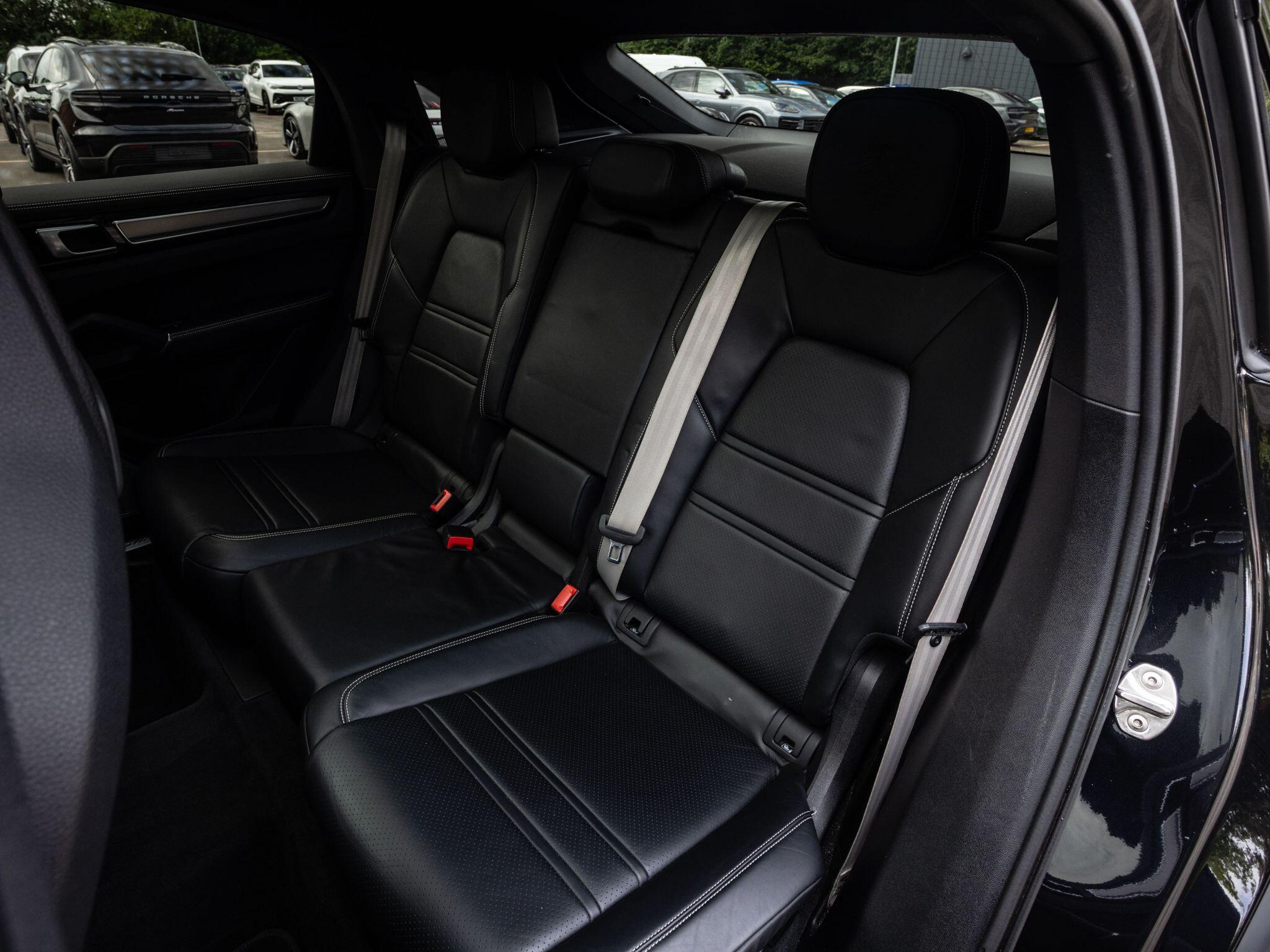 Porsche Cayenne view 14