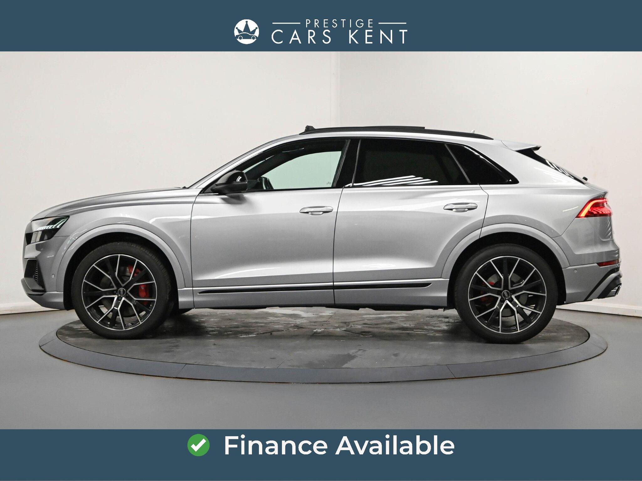 Audi SQ8 view 4