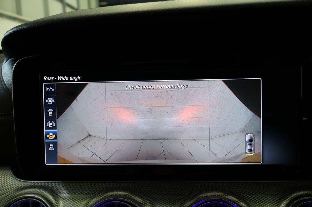 Mercedes-Benz E-Class view 14