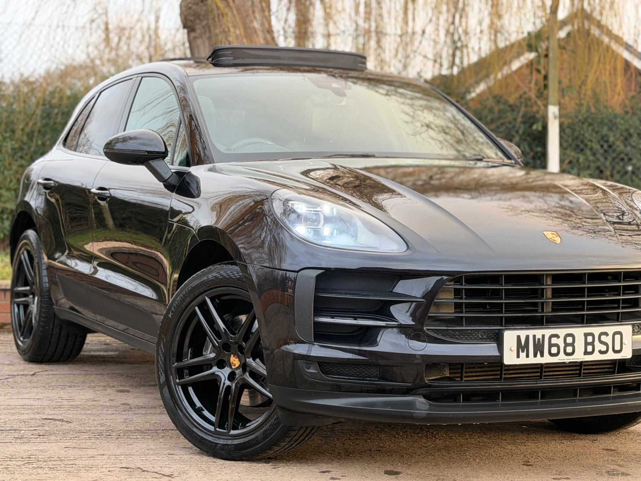 Porsche Macan view 5