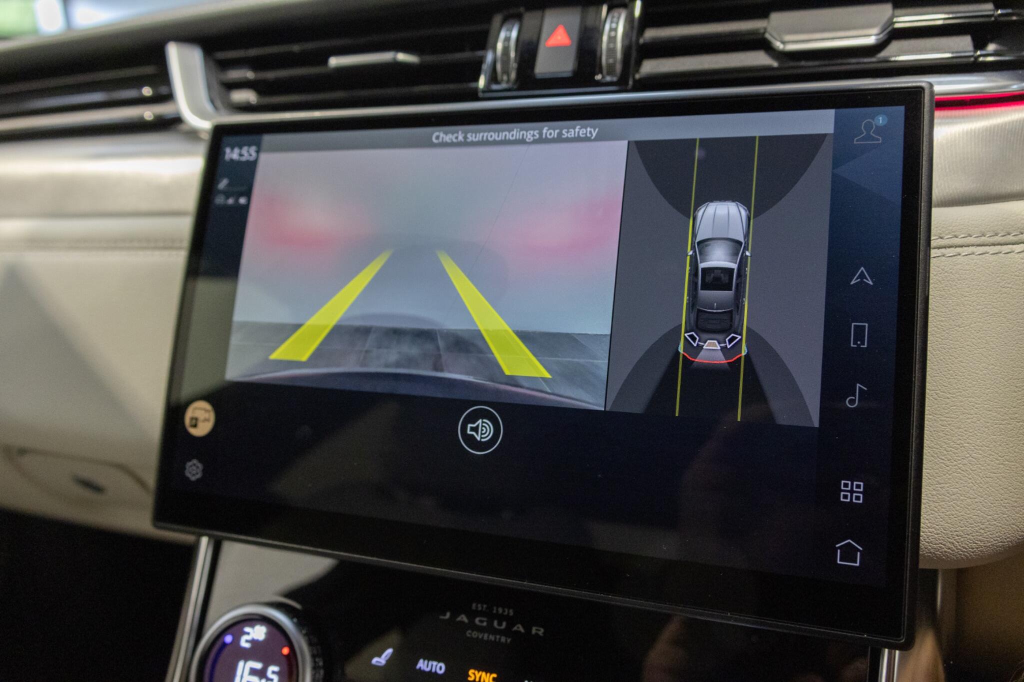 Jaguar XF view 25
