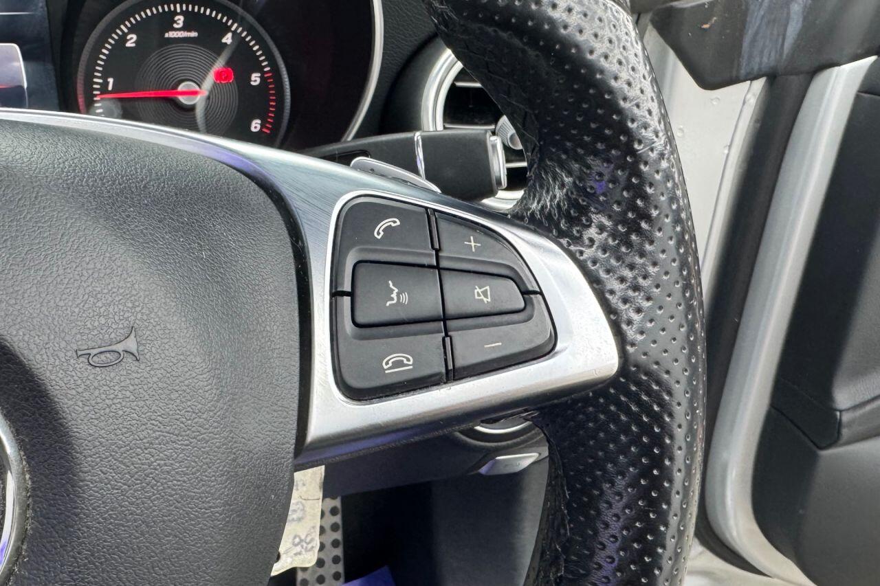 Mercedes-Benz C-Class view 23