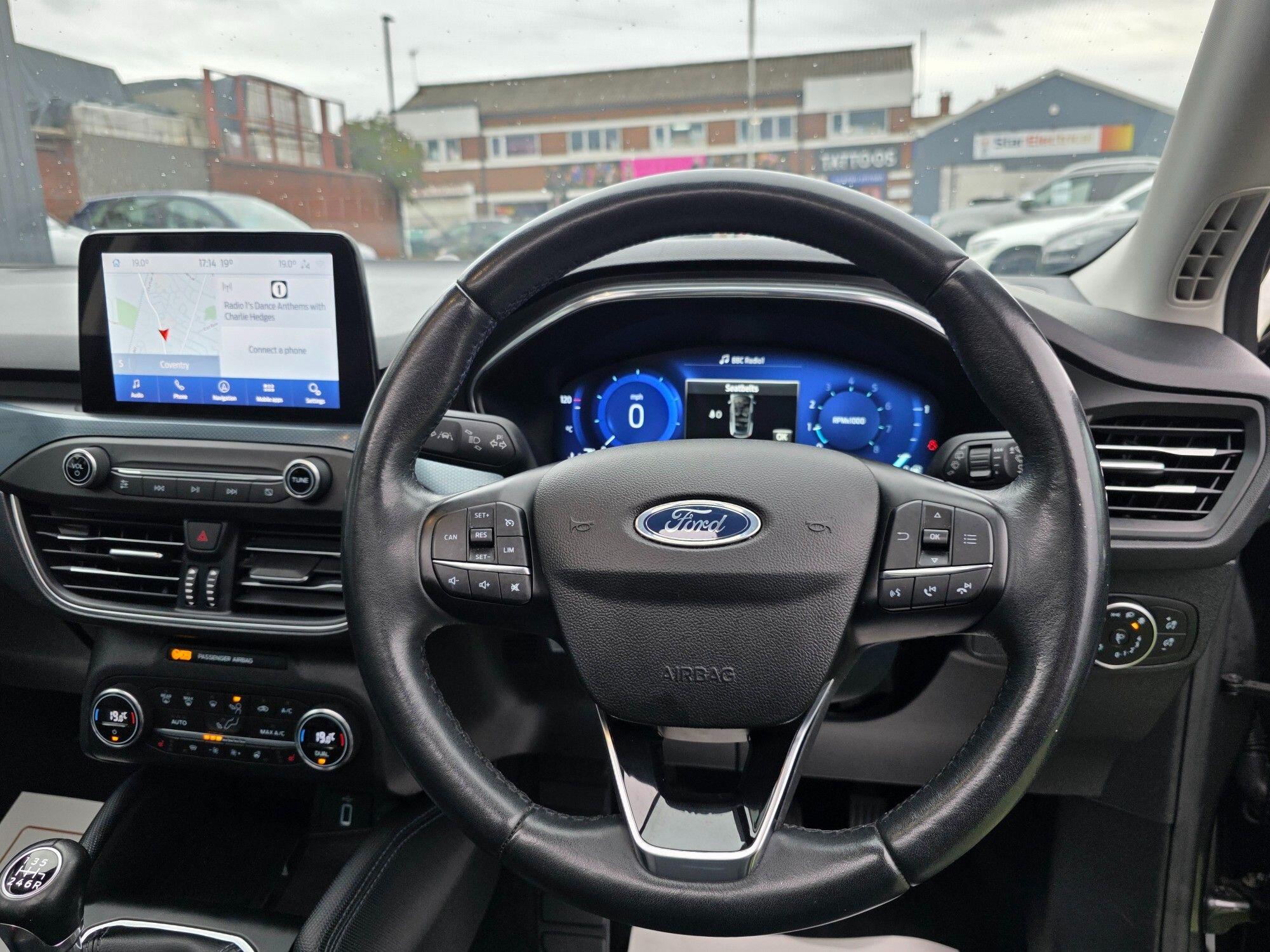 Ford Focus view 17