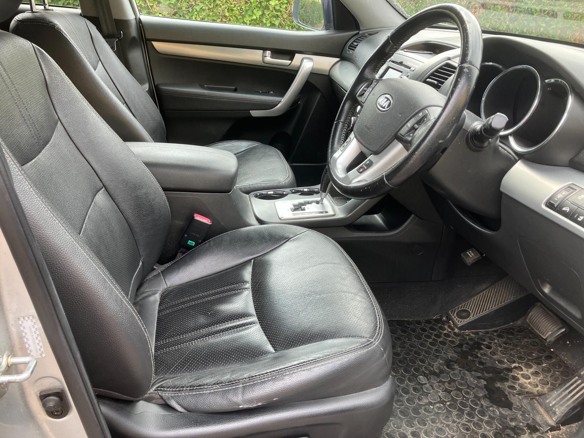 Kia Sorento view 9